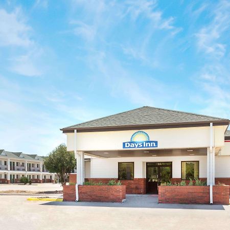 Days Inn By Wyndham Paxton Экстерьер фото